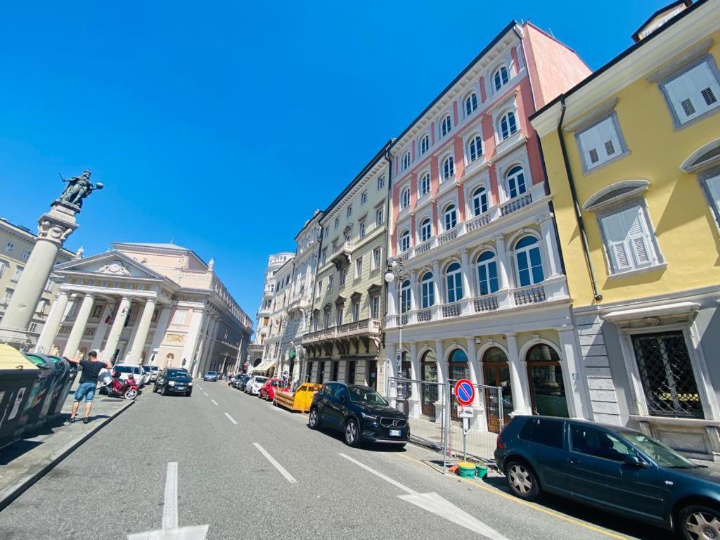 Piazzaborsa Charme Apartment Триест Экстерьер фото
